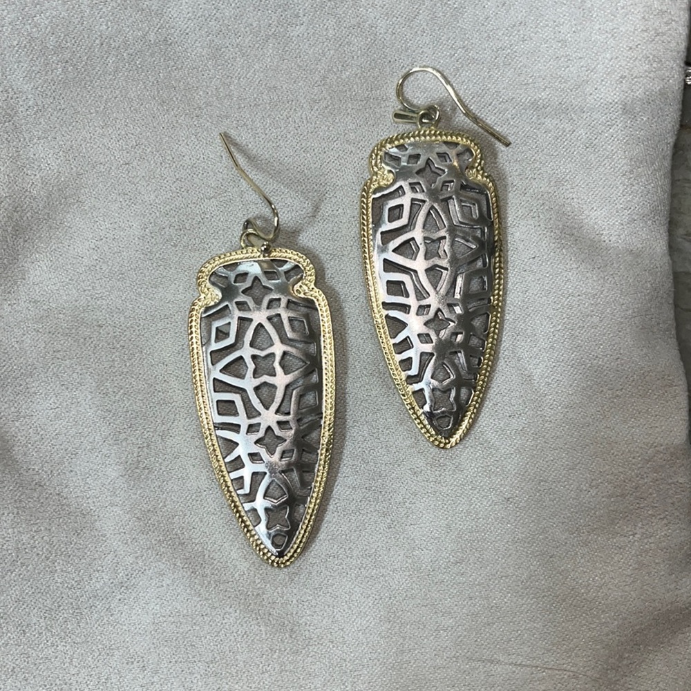 Kendra Scott dangle earrings